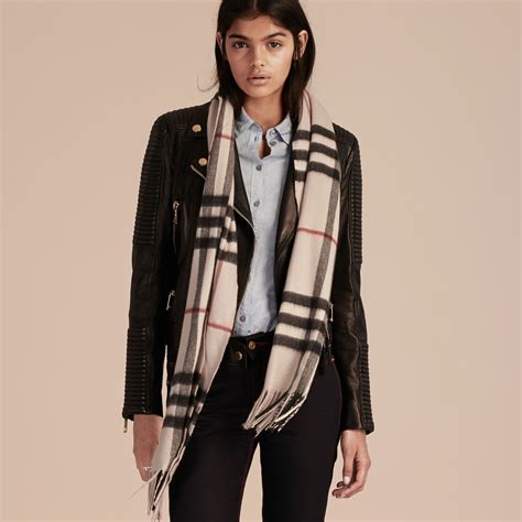 burberry womens sarf|burberry scarf women classic.